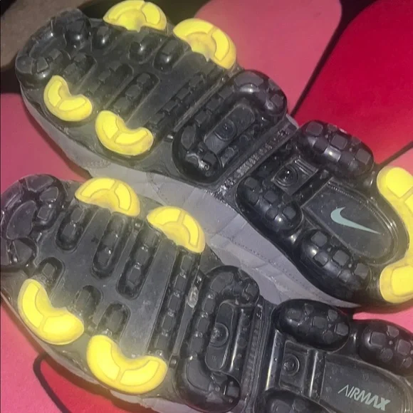 Nike Air Max 95 Silver and Neon Green Sneakers - Picture 2 of 2